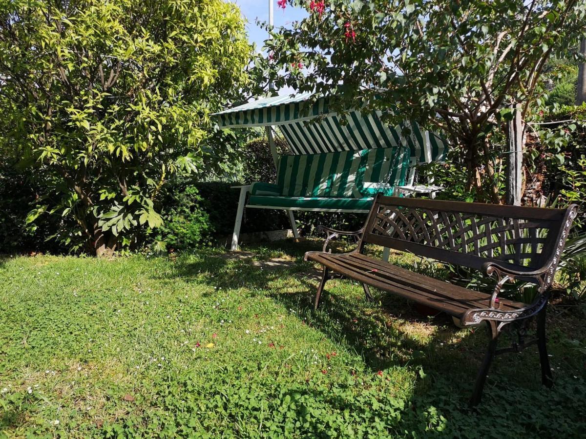 Parte Di Casa Con Giardino E Piscina Villa Pietrasanta Luaran gambar