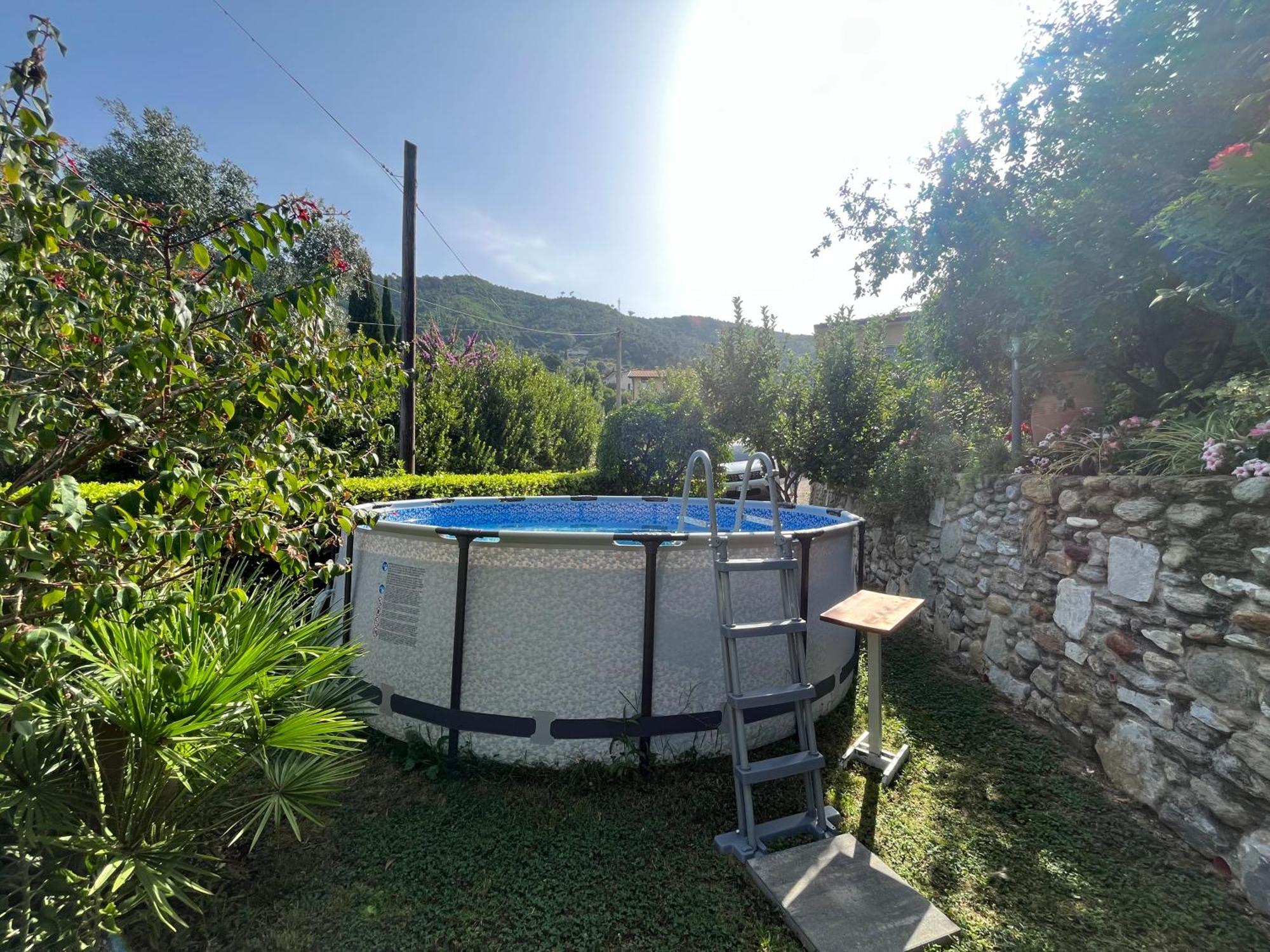 Parte Di Casa Con Giardino E Piscina Villa Pietrasanta Luaran gambar
