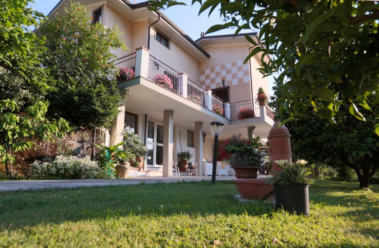 Parte Di Casa Con Giardino E Piscina Villa Pietrasanta Luaran gambar
